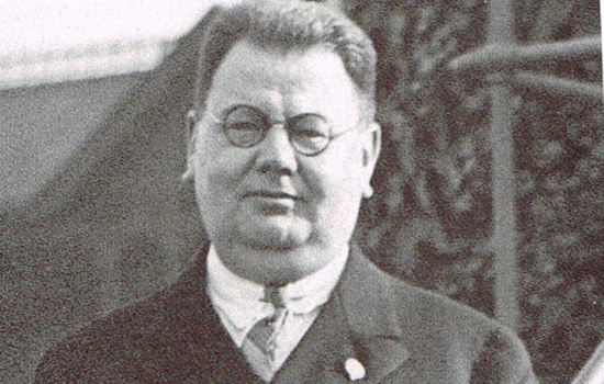 Da Dansk Travsports Centralforbund blev indstiftet, var det med Helge Marks-Jørgensen som forbundets første generalsekretær.
