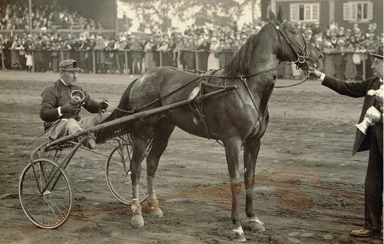 Brooke Worthy og Poul Groch efter sejren i Internationalt Pokalløb i 1924.