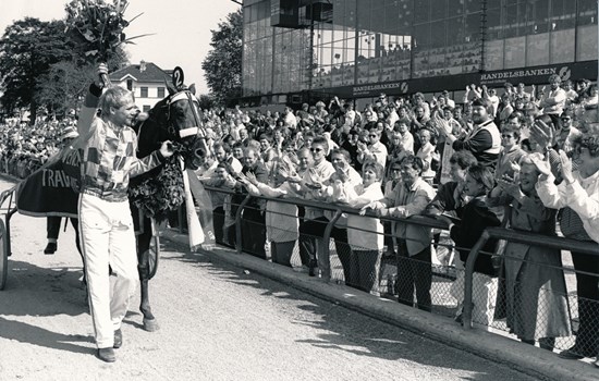 John K. og Hairos gik på æresrunde efter den overraskende sejr i Copenhagen Cup 1987. (Foto: Burt Seeger)